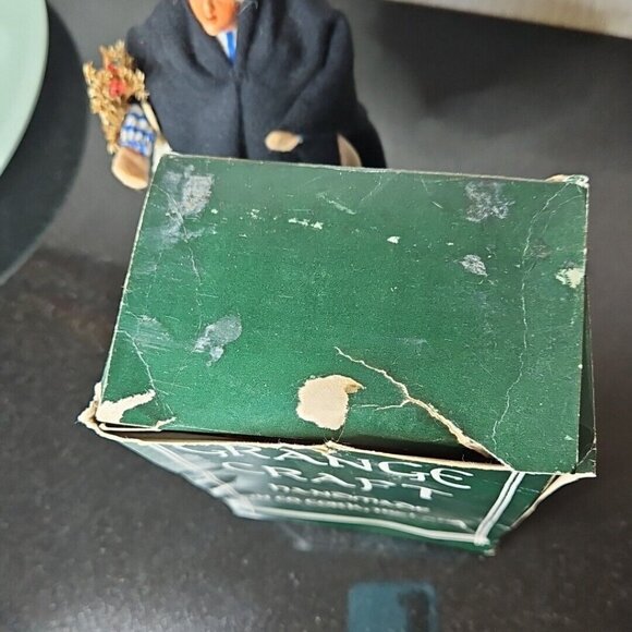 Vintage Character Doll Dublin Flower Seller with Basket Grange Craft Ireland - Picture 10 of 10